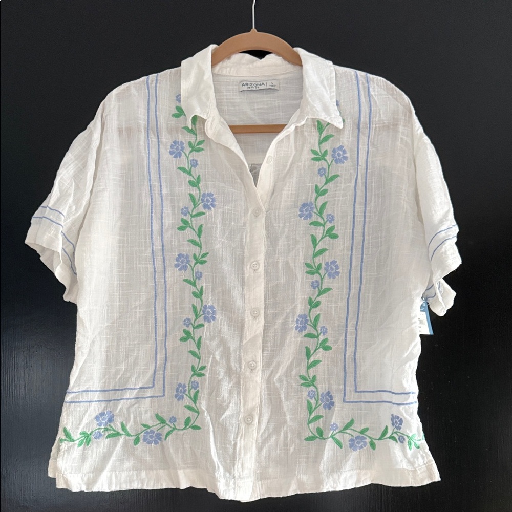 Arizona Jean Company Cream Button-Up Shirt
